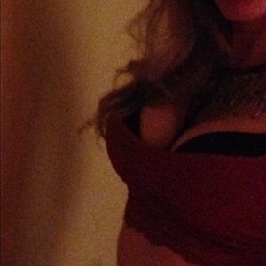 Red lace Urban Outfitters bralette! S